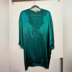 Vintage Victoria’s Secret Silk Emerald Green Robe
